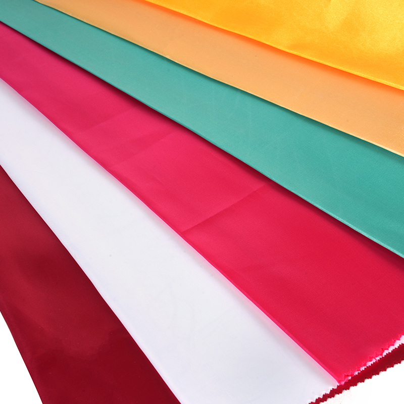 50/75 글로시 비꼬임 새틴 + 상단 패브릭의 얇은 패들